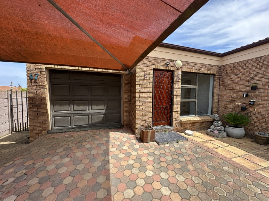 3 Bedroom Property for Sale in Hartenzicht Western Cape